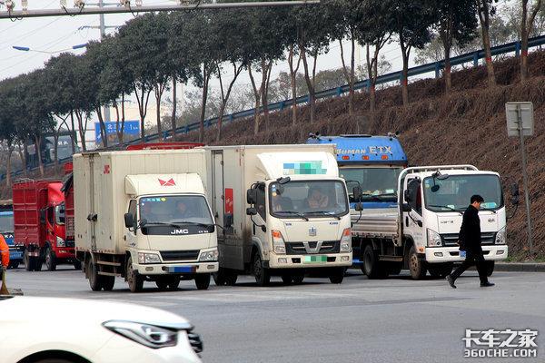 5吨以下运输鲜活产品的厢式小货车需要办理道路运输证?交通部:要